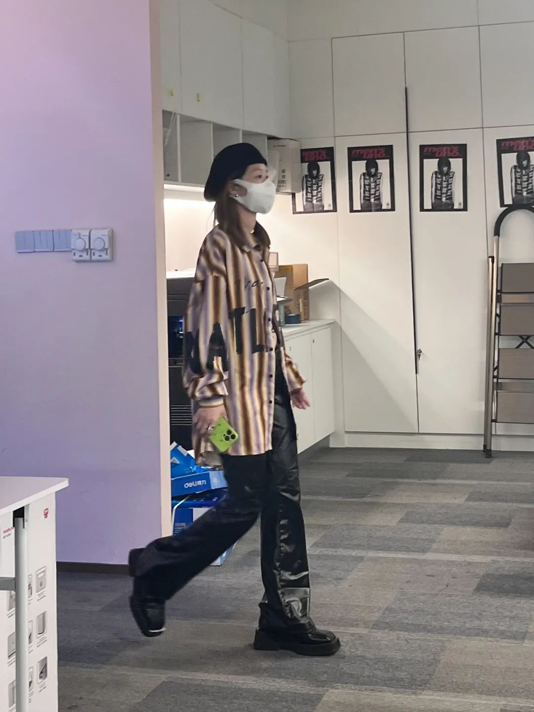 太养眼了！同事们都穿上了漂亮的小裙子