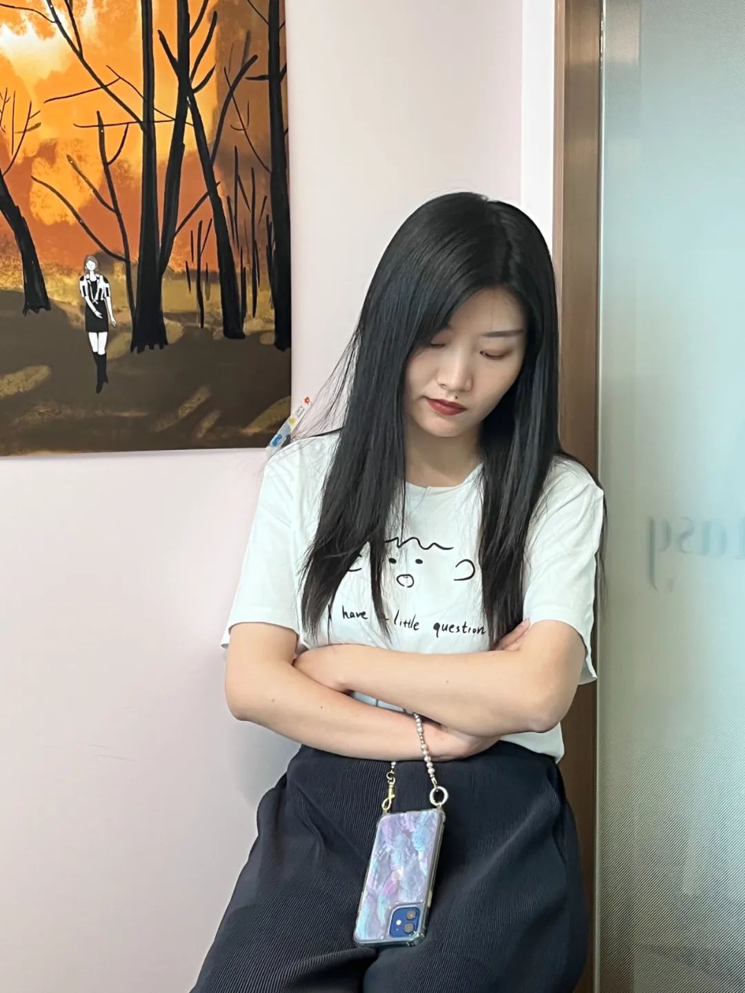 太养眼了！同事们都穿上了漂亮的小裙子