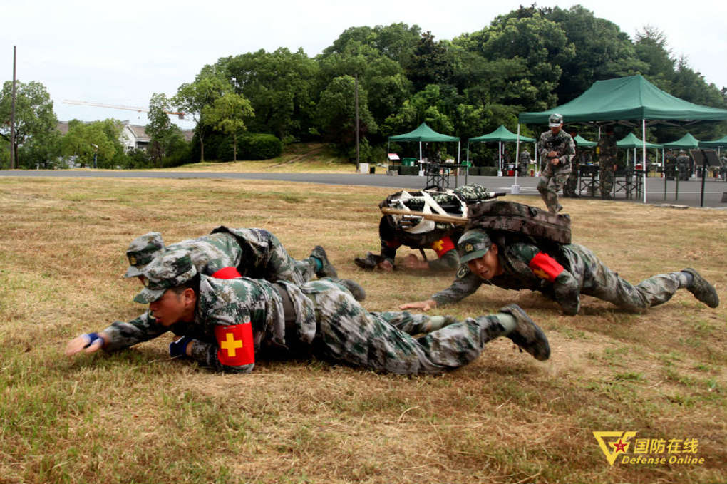 快速集结！民兵医疗救护分队正在进行战备训练。