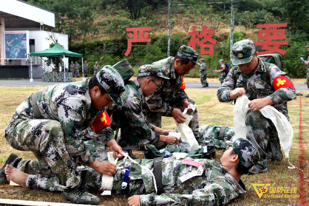 快速集结！民兵医疗救护分队正在进行战备训练。