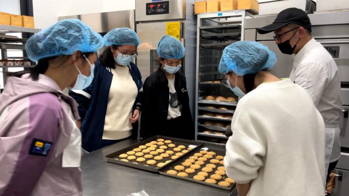 寧波市效實中學(xué)打造“共創(chuàng)空間”陪伴學(xué)生成長(圖1) 寧波市效實中學(xué)打造“共創(chuàng)空間”陪伴學(xué)生成長(圖1)