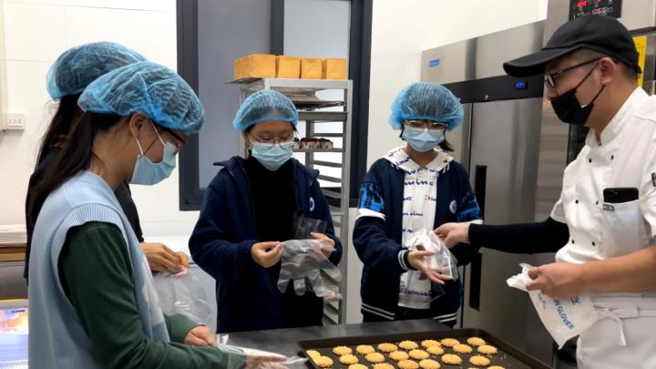 寧波市效實中學(xué)打造“共創(chuàng)空間”陪伴學(xué)生成長(圖2) 寧波市效實中學(xué)打造“共創(chuàng)空間”陪伴學(xué)生成長(圖2)