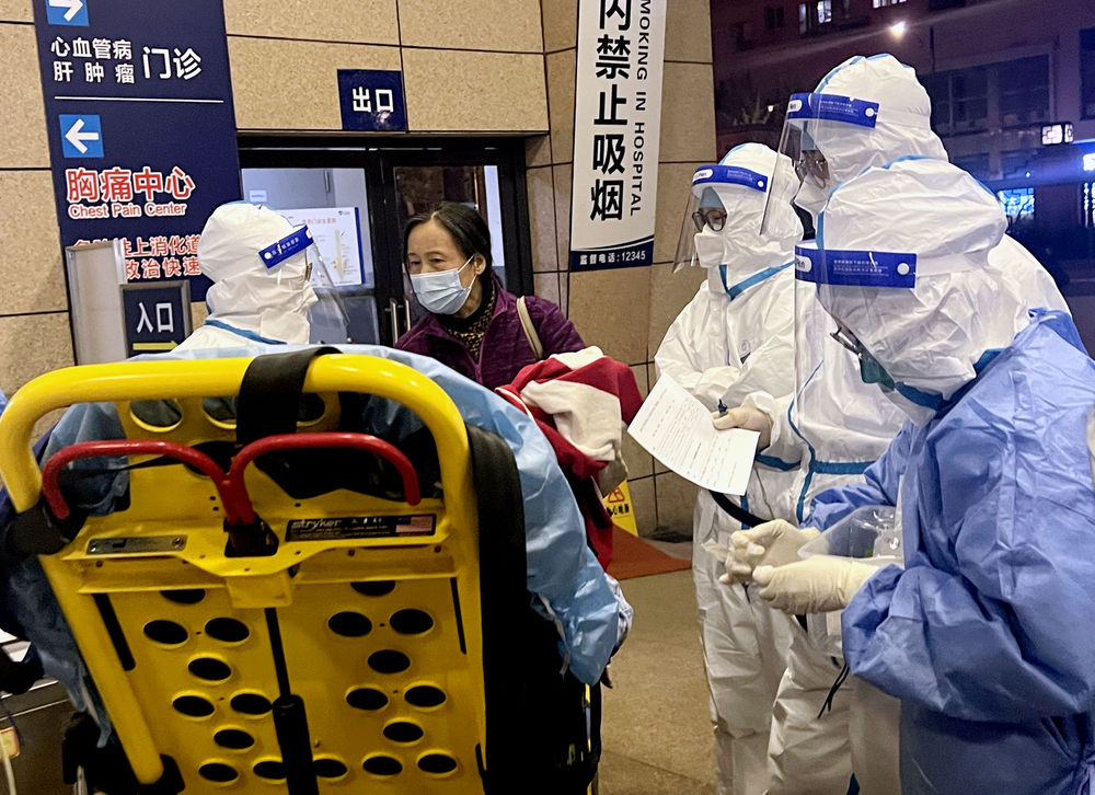 记者目击上海急诊大厅患者就医情况