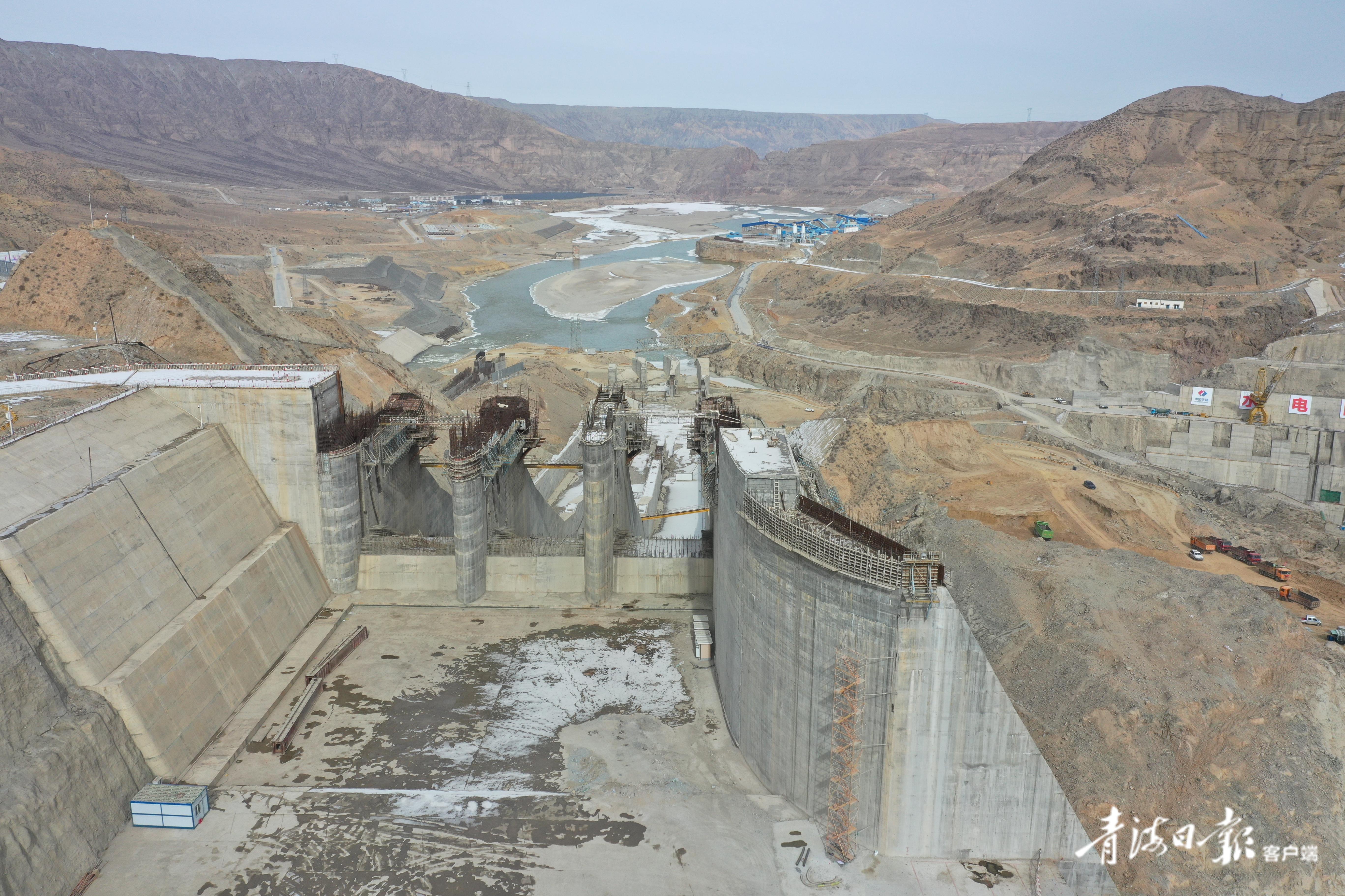 新能源基地建设 风雷动旌旗奋