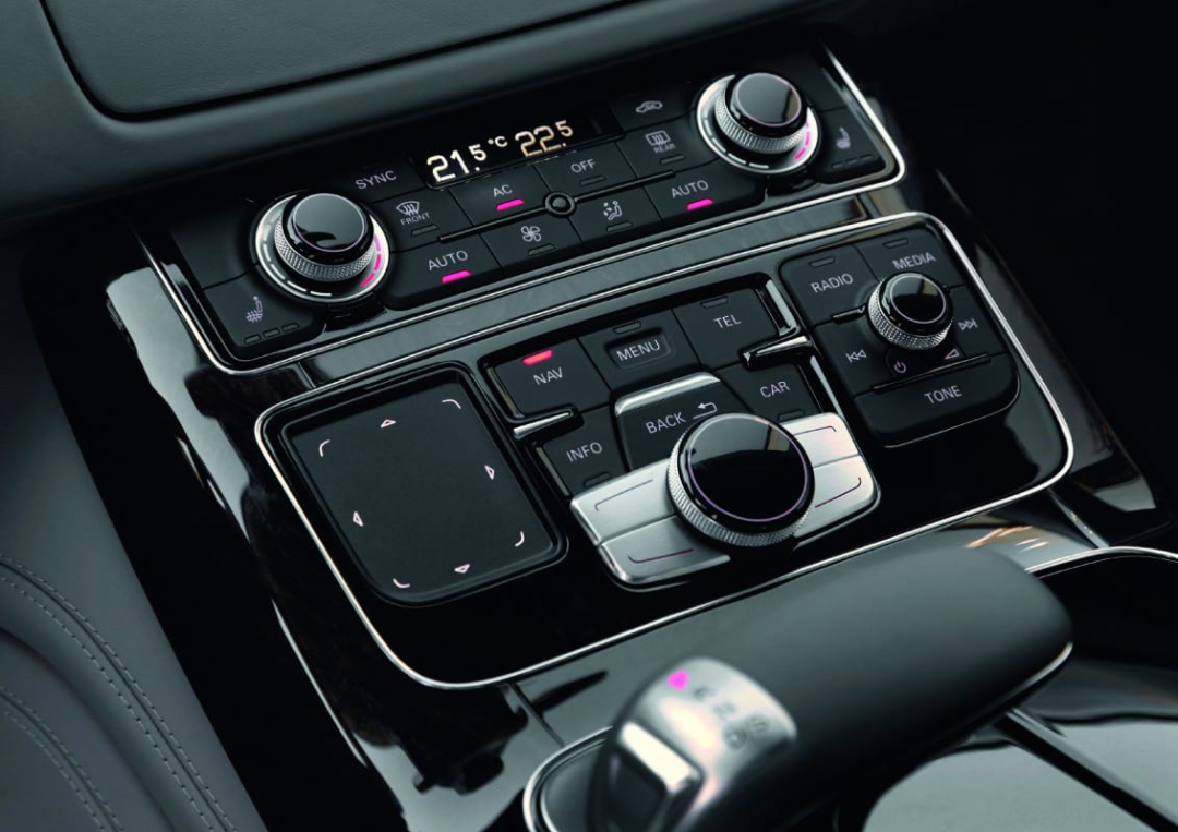 奥迪人机交互设计：Audi MMI的三代变迁