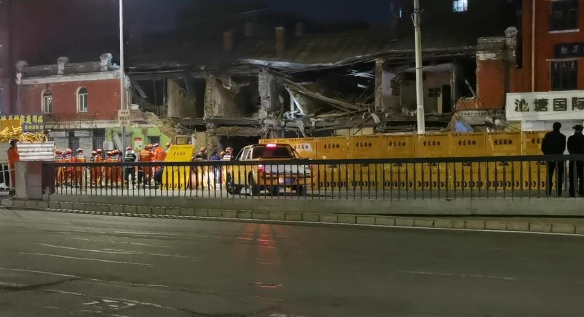 ������һ¥��ǽ�岿��̮�����ѱ��������˾�ס