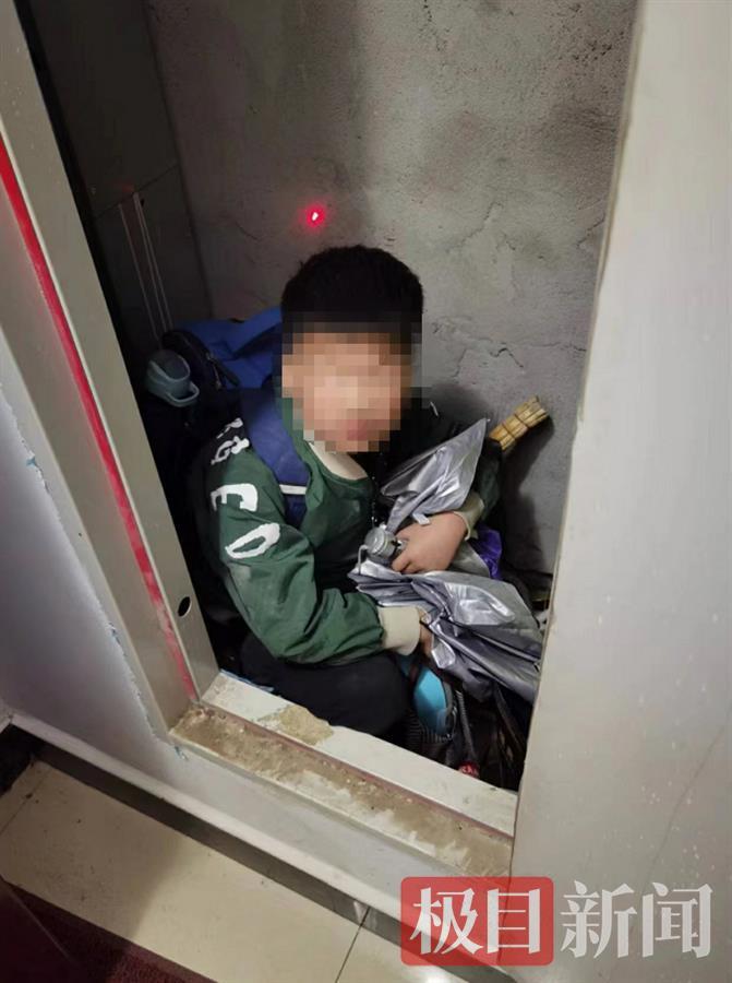 10���к�ѧУ�������ˮ�����ڣ����ҵ�ʱ��˯��