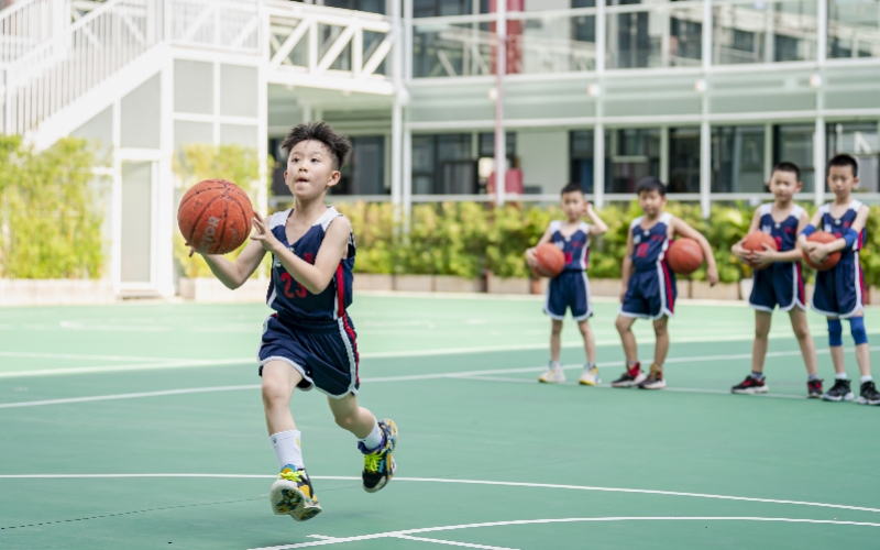 莲南小学莲馨校区怎么样?颂诗歌、画脸谱、打太极(图1)