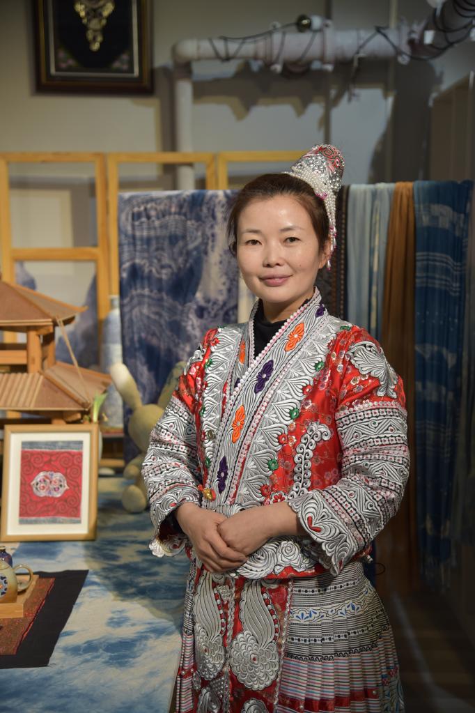 总书记和人民心贴心丨“用一针一线绣出更精彩的生活！”