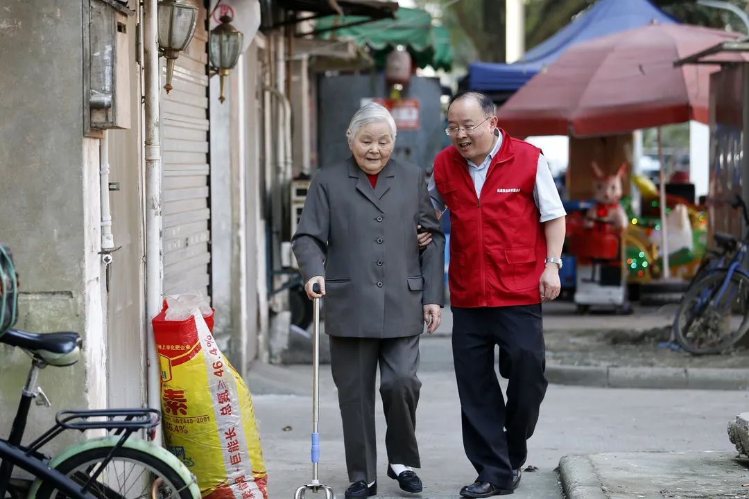 “万能电工”钱海军让微光成炬，照亮共富路