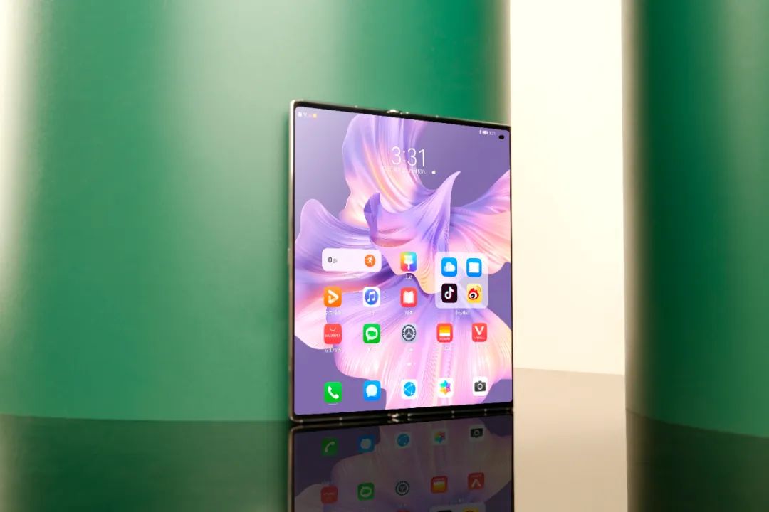 超轻薄、超平整、超可靠｜新一代折叠旗舰华为Mate Xs 2