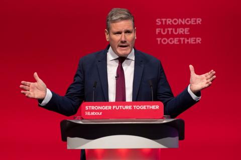 保守党政府未出“聚会门”反对党党首又入“啤酒门”