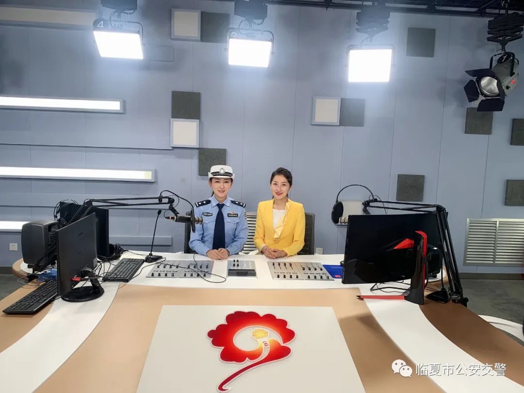 临夏市公安交警走进直播间 持续强化“一盔一带”安全宣传