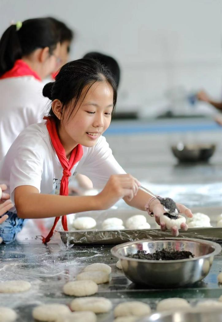 种菜、煮饭、做木工……这些学校的劳动课，你pick哪一个？