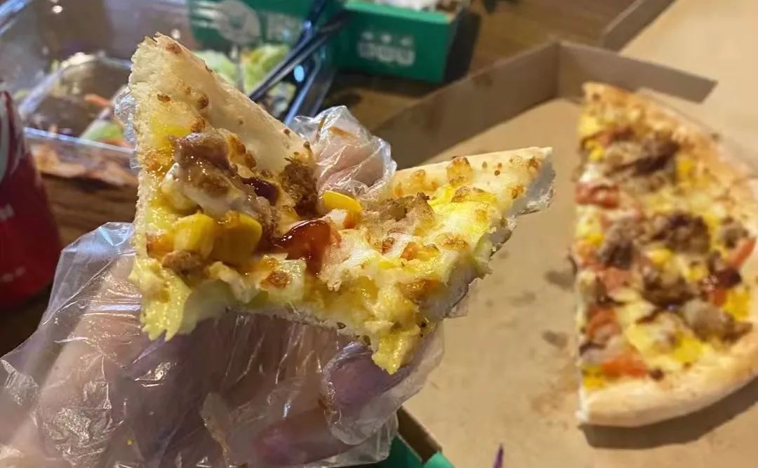 不好意思问一下，你们寝室还有位置吗？