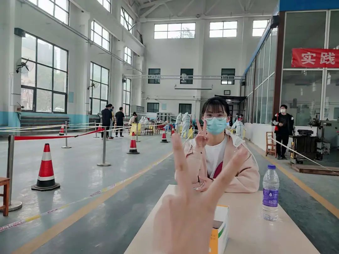 不好意思问一下，你们寝室还有位置吗？