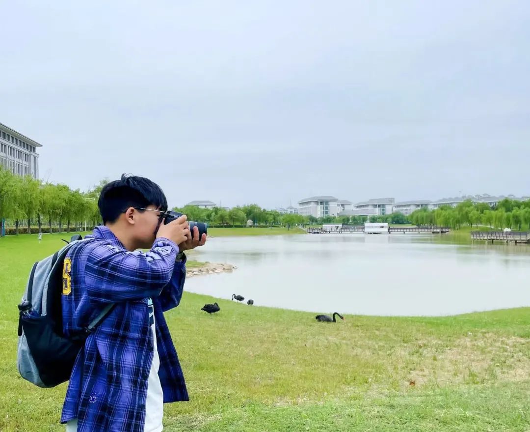 不好意思问一下，你们寝室还有位置吗？