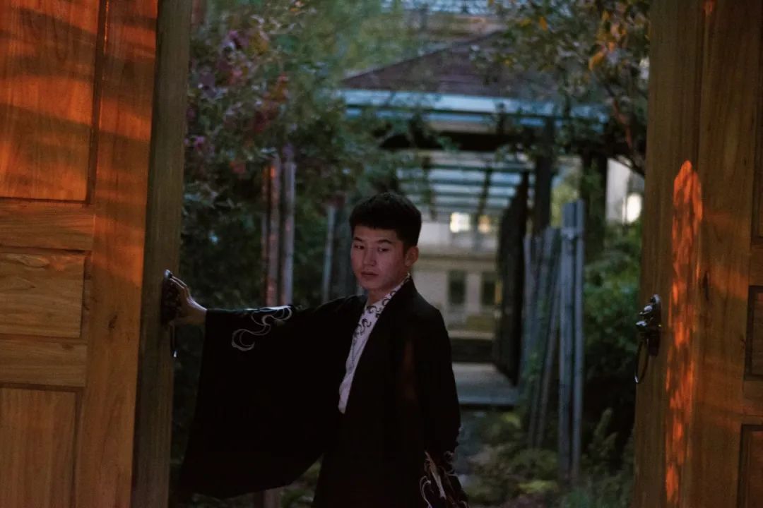 不好意思问一下，你们寝室还有位置吗？