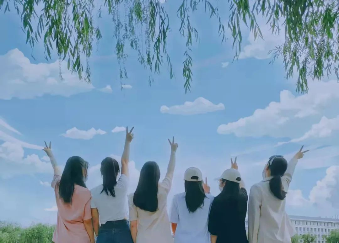 不好意思问一下，你们寝室还有位置吗？