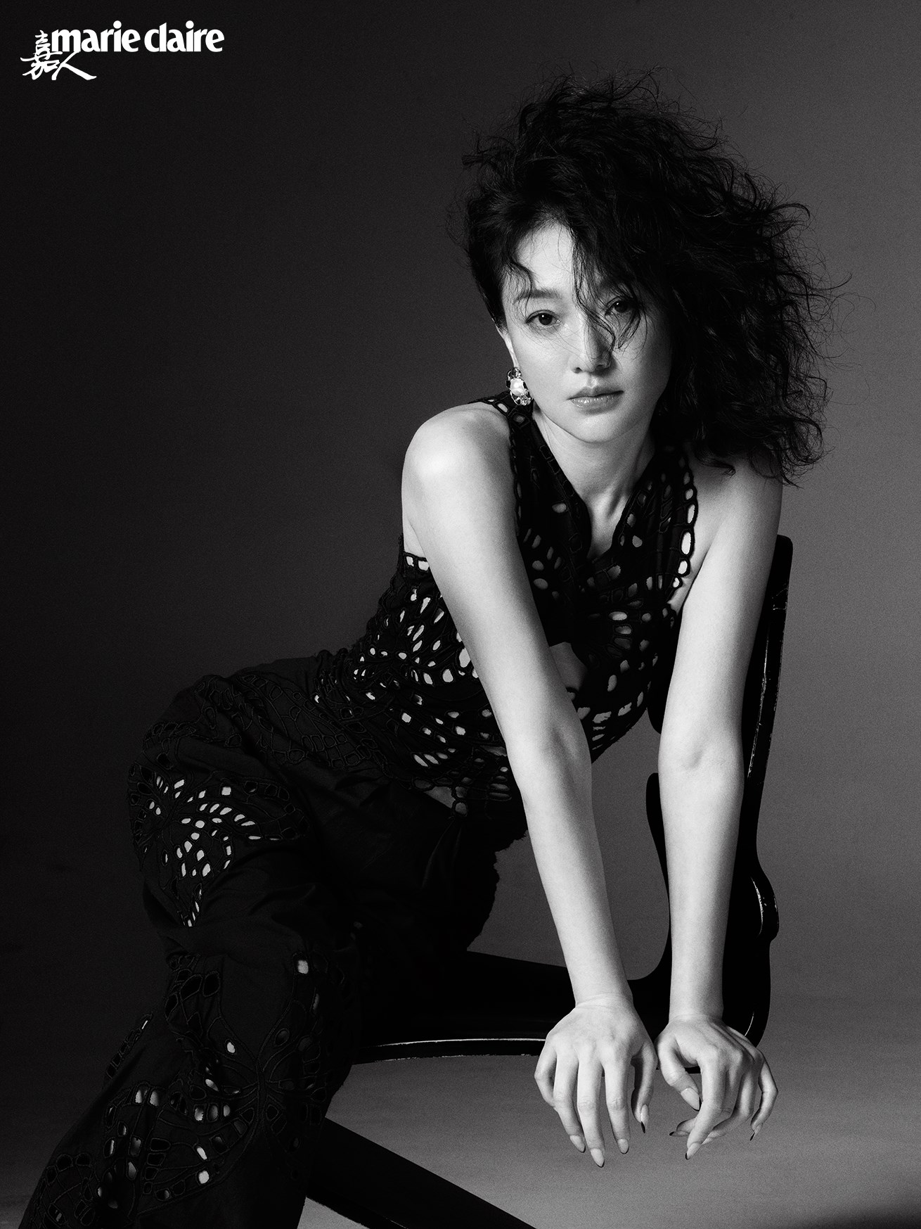 周迅《嘉人》六月刊封面释出 回溯寻常纯粹炙热