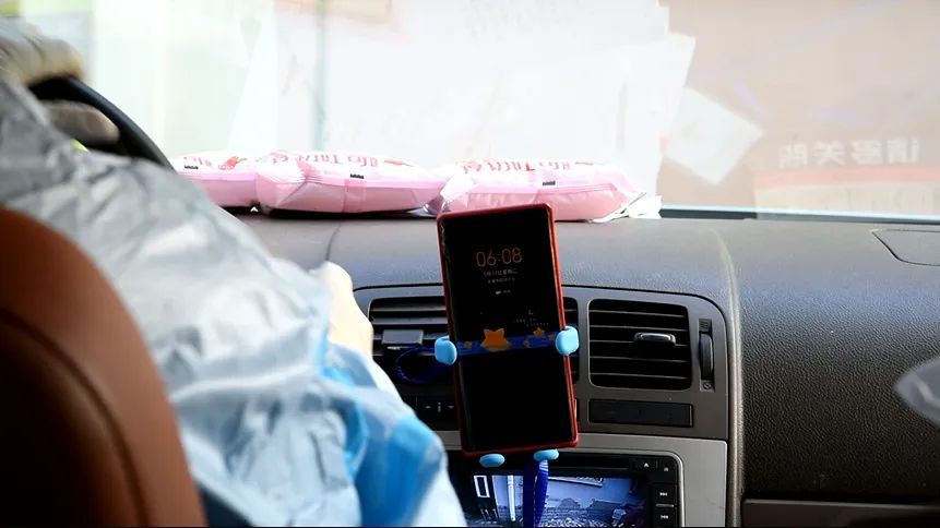 1人对接6名血透病人：他们的时间耽误不起