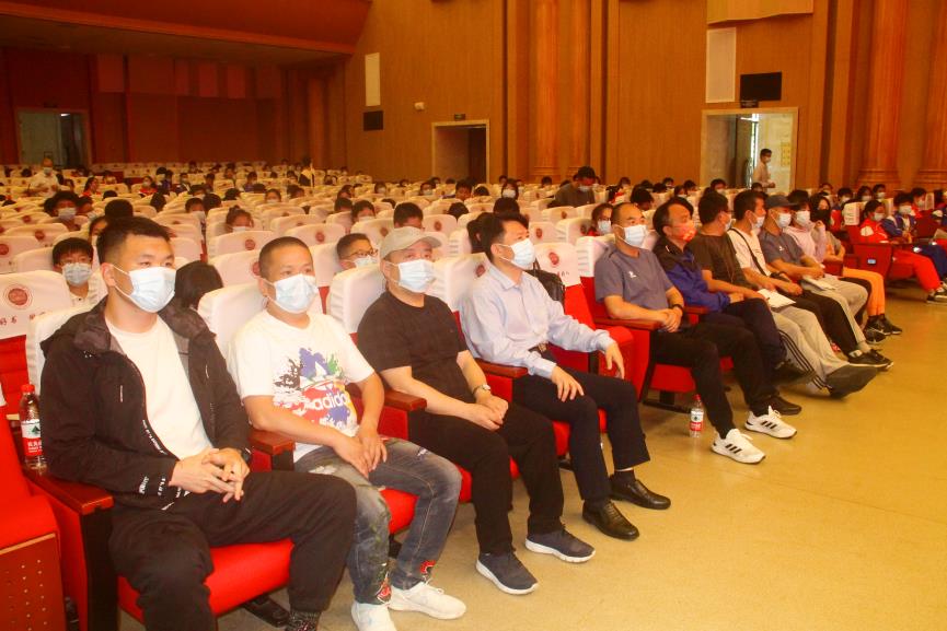 九江市同文中學(xué)開展2022年“武術(shù)進(jìn)校園”活動(dòng)(圖2) 九江市同文中學(xué)開展2022年“武術(shù)進(jìn)校園”活動(dòng)(圖2)