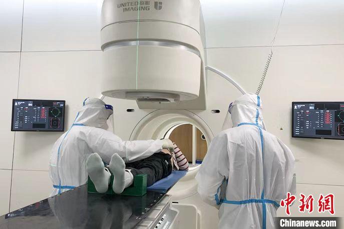 （上海战疫录）上海专家成功实现直肠癌在线自适应“云”放疗 降低交叉感染风险