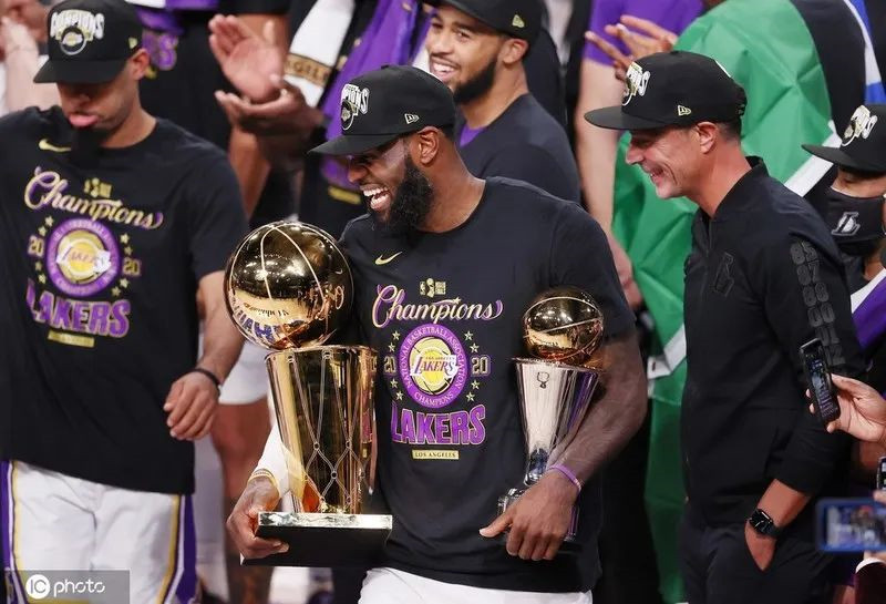 中国体育版权：激荡12年