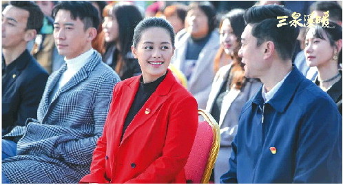 以家庭亲情串起家史村史和国家史