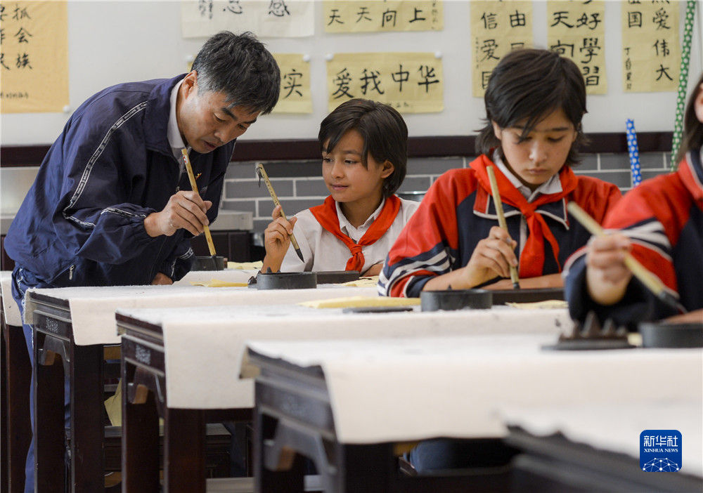 “中国梦要靠你们来实现”习近平总书记关心少年儿童成长成才纪实