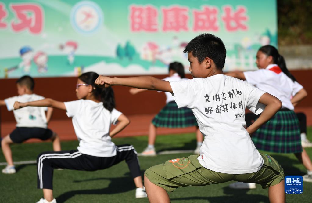“中国梦要靠你们来实现”习近平总书记关心少年儿童成长成才纪实