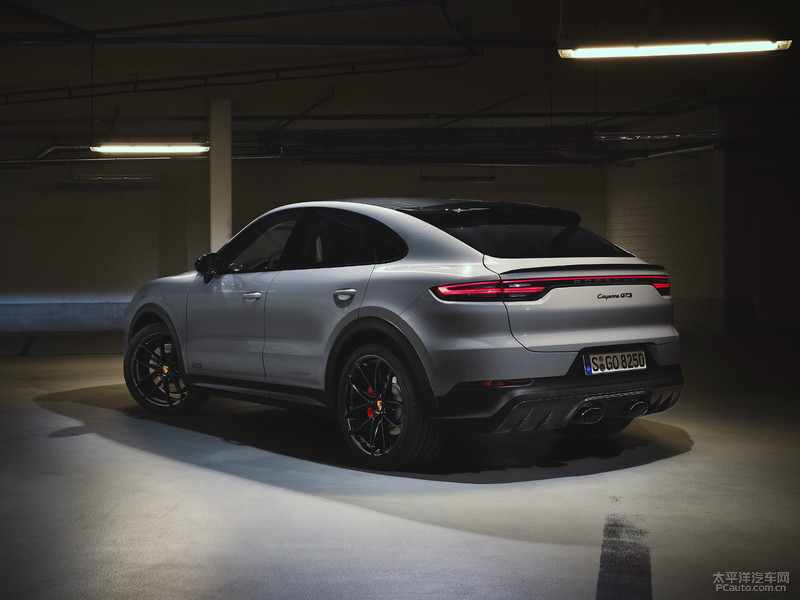 30萬級別跨界SUV選哪款？斯巴魯傲虎VS奧迪Q3 Sportback