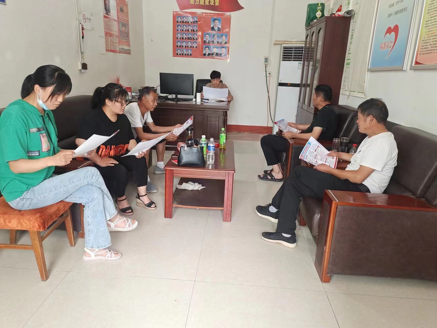 镇平县杨营镇多举措开展“6.9日国际档案日”宣传活动