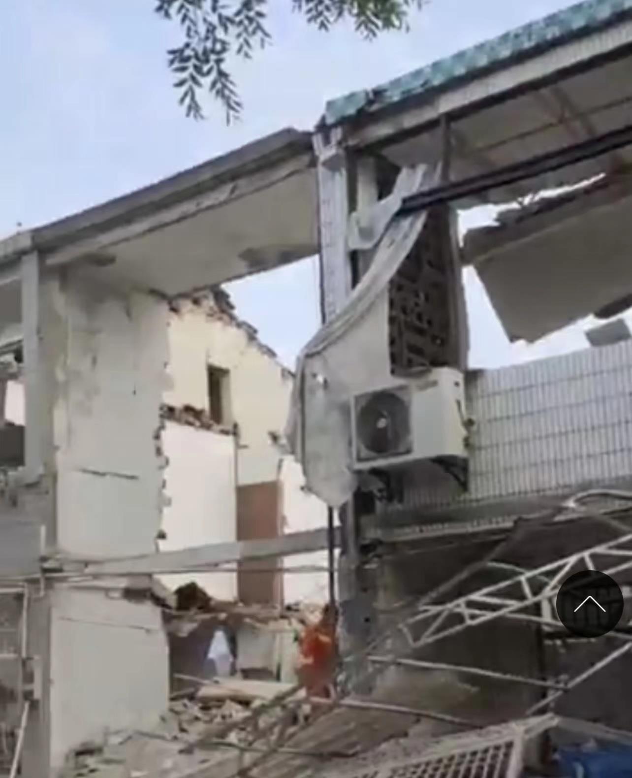 江苏无锡一幢两层楼民房发生坍塌是怎么回事，关于无锡楼房倒塌的新消息。