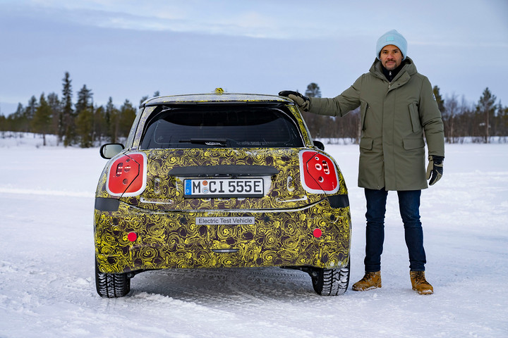 全新MINI纯电跨界概念车7月亮相 并公布全新设计语言