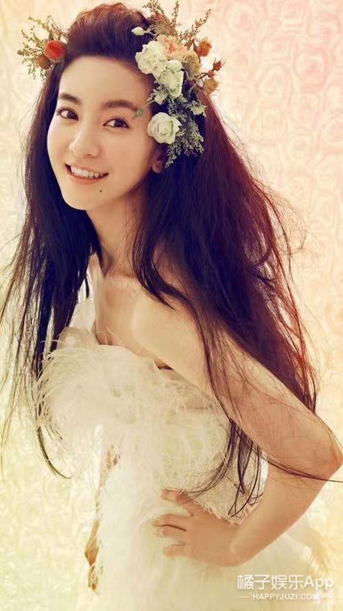 还记得《还珠格格》的小燕子吗？现在专心当妈妈了？