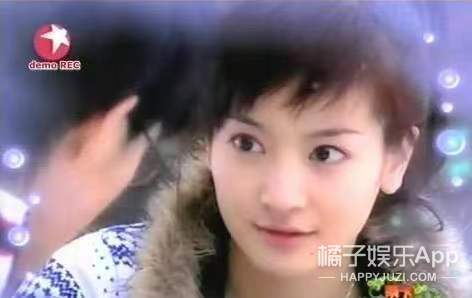 还记得《还珠格格》的小燕子吗？现在专心当妈妈了？