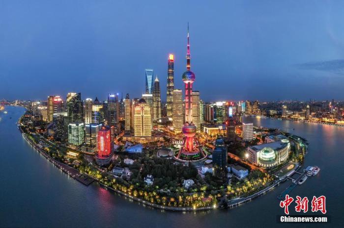 多地放松落戶“搶人”，上海又出手了