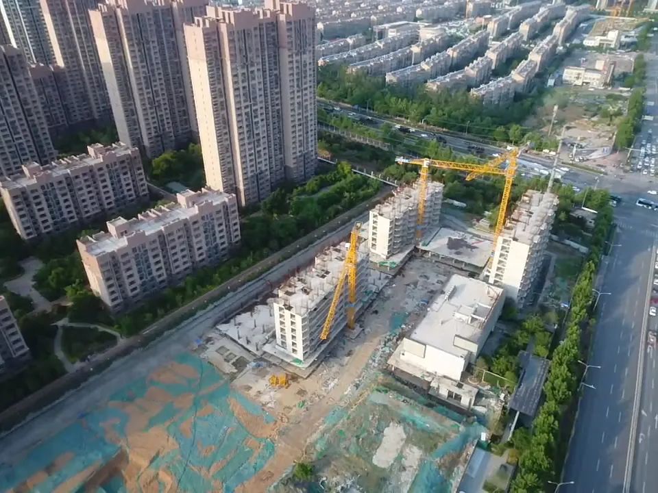 11亿拿到“地王”，3栋楼没建好资金链就断？济南阳光城檀悦被质疑烂尾
