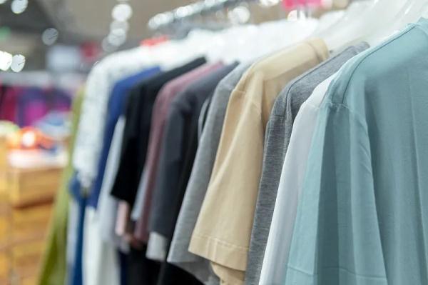 夏季如何挑選清涼透氣的衣服？這幾個標(biāo)準(zhǔn)要注意