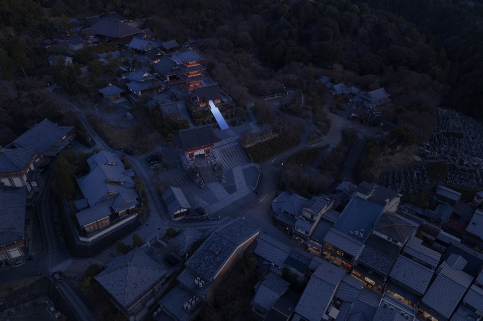 东京奥运主场馆设计师(清水寺“天空之径”争议背后：70后日本设计师的创新)