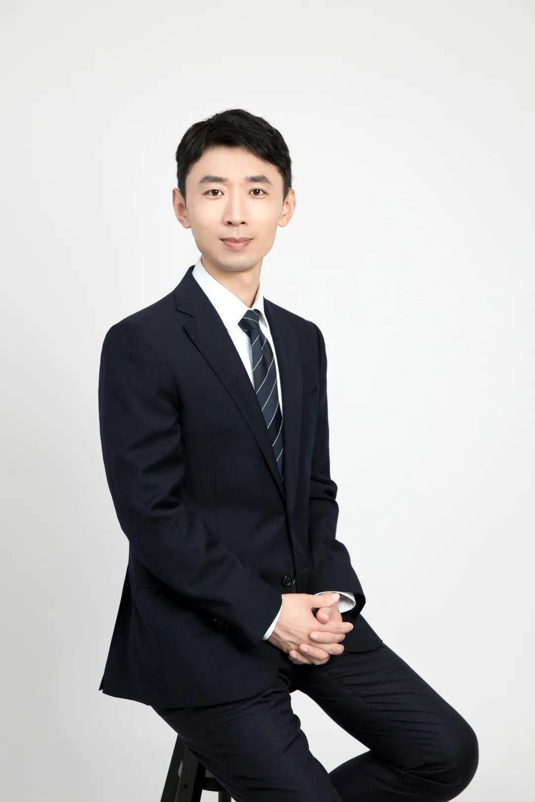 从美国顶级实验室全职加盟浙大后，李正龙投身航空碳减排领域