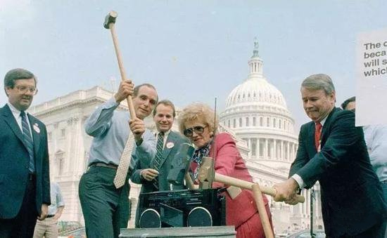 中国汽车，摸着日本出海