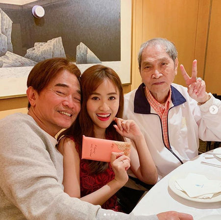 吴宗宪父生前「送全家9个灵骨塔」 吃年夜饭三代同框曝硬朗身影