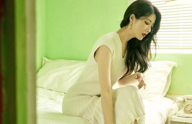 陈钰琪唐嫣闹翻了？曾黎资源不好？白敬亭降咖了？狐妖小红娘王权篇延期了？冰雨火上星？