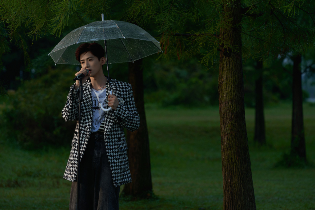 陈钰琪唐嫣闹翻了？曾黎资源不好？白敬亭降咖了？狐妖小红娘王权篇延期了？冰雨火上星？