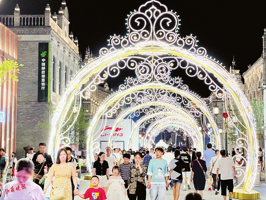 逛着买着吃着 夏夜就得嗨着