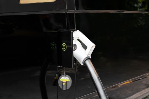 东南汽车轻客新车型发布！这次是纯电新能源