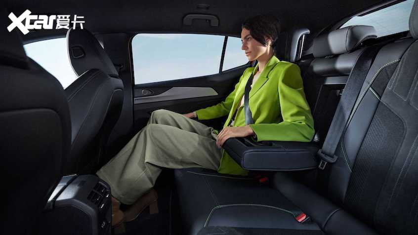 定位跨界轿车 海外标致408官图正式发布