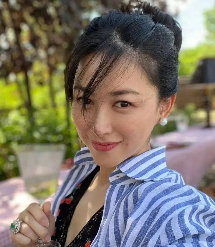 看吧，富贵脸和珍珠耳环才是天生一对